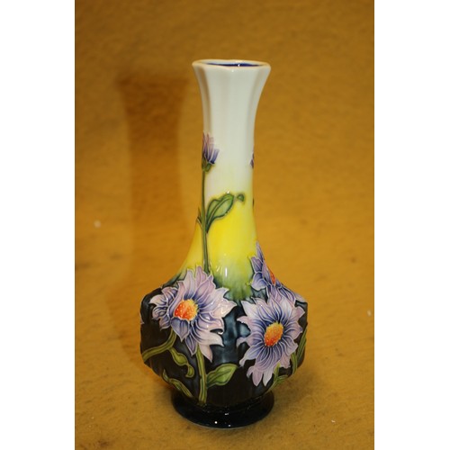 93 - Old Tupton Ware Lilac Daisy Design Bud Vase, 18.5cm Tall