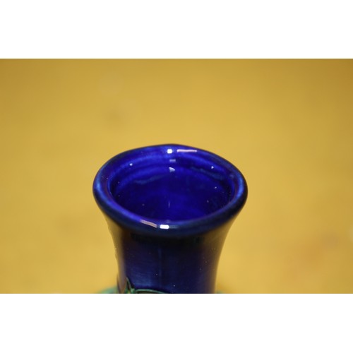 106 - Old Tupton Ware Hibiscus Vase, 10.5cm