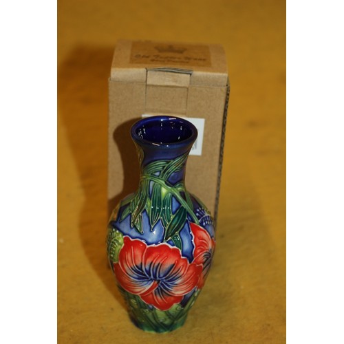 107 - Old Tupton Ware Hibiscus Vase, 10.5cm