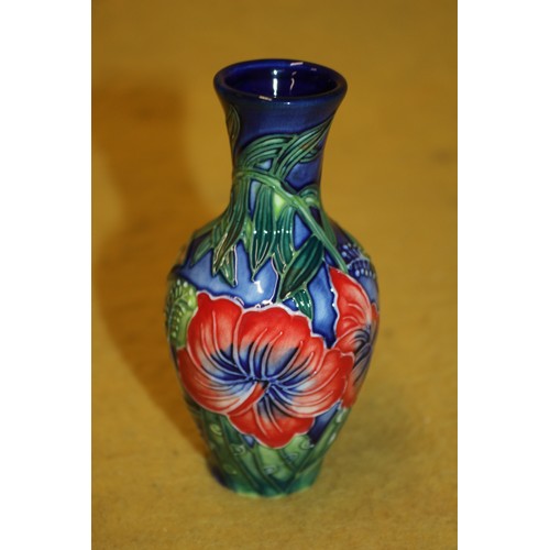 107 - Old Tupton Ware Hibiscus Vase, 10.5cm