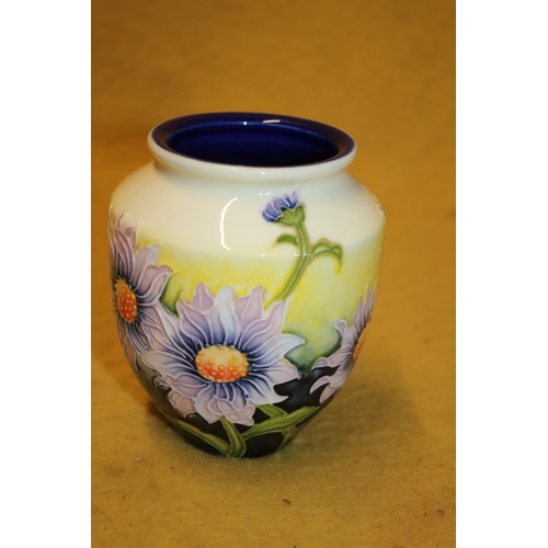 117 - Old Tupton Ware Lilac Daisy Vase, 10.5cm