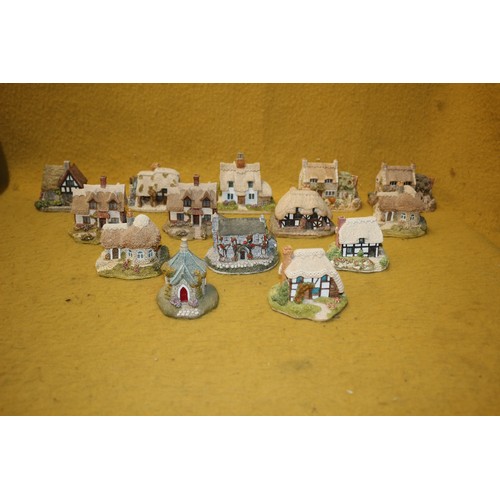 92 - x14 Collection of Lilliput Lane Cottages