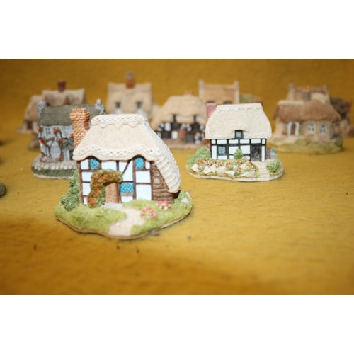 92 - x14 Collection of Lilliput Lane Cottages