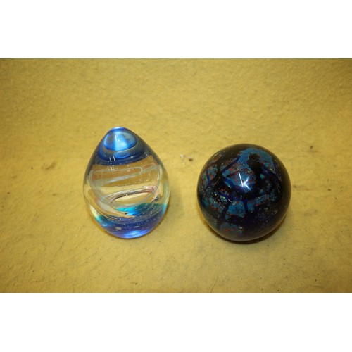 129 - 2x Heavy Glass Paperweights, Tallest is 12.5cm