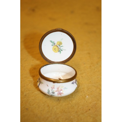 131 - x2 Bilston Trinket Pots Including Valentines Day 1979