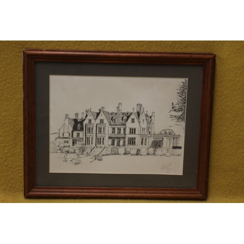 341 - Manor House, 41 x 33 cm