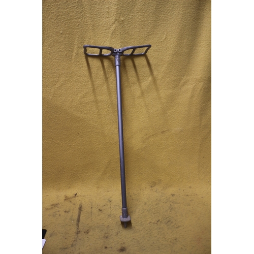 45 - The Featherware Shooting Seat Stick