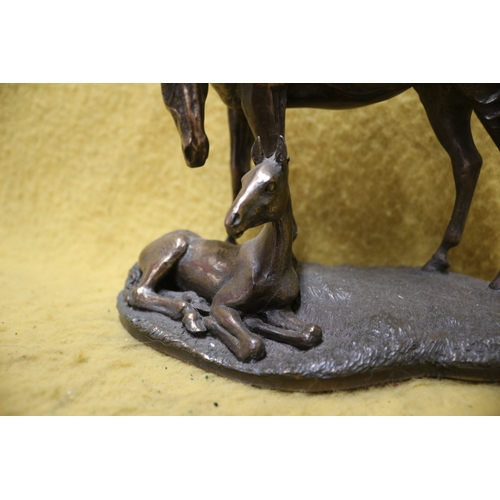 47 - Genesis Fine Arts of Ireland Mare & Foal Statuette - 15cm Tall