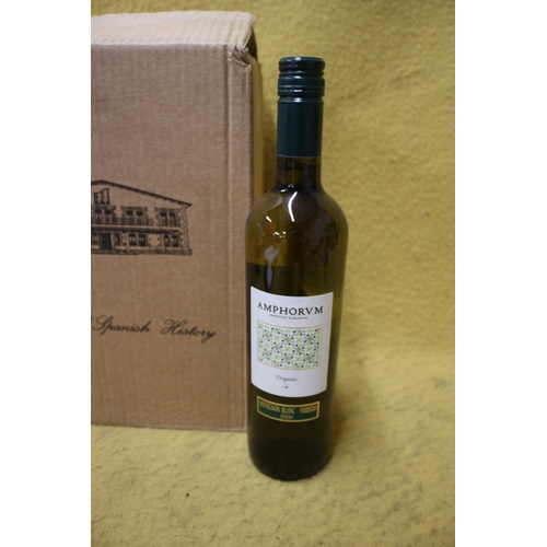 72 - Box of 6 x Bottles of Amphovm Sauvignon Blanc New Wine