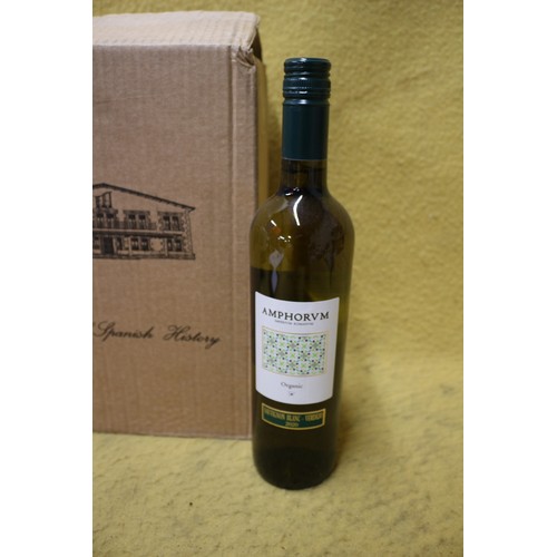 73 - Box of 6 x Bottles of Amphovm Sauvignon Blanc New Wine