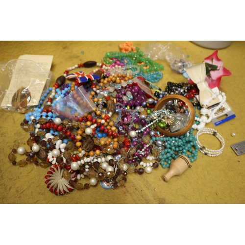 545 - Large Selection of Vintage Costume Jewellery