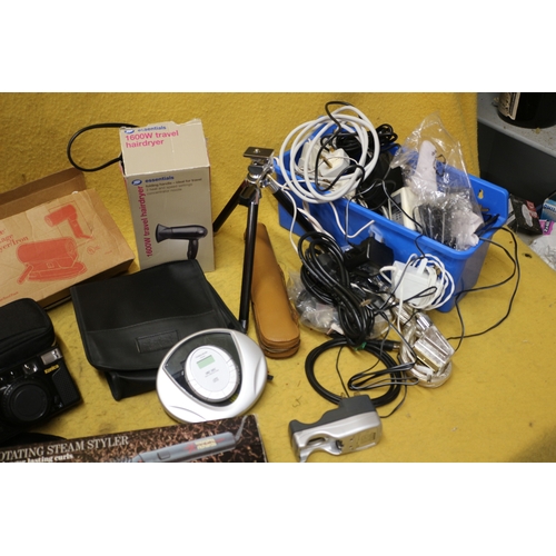 553 - Mixed Lot of Electrical Items