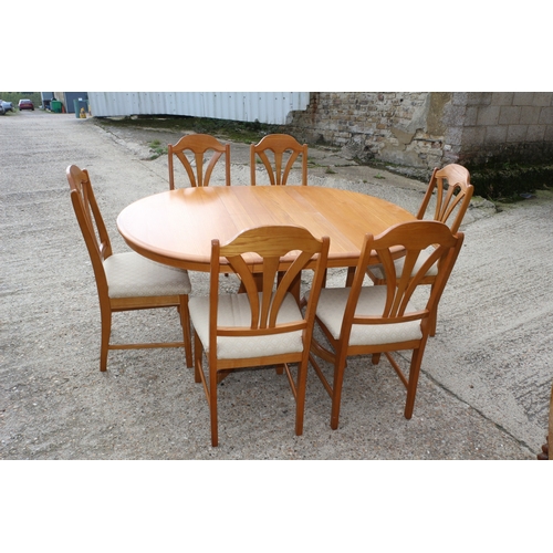 570 - Very Nice Jentique Extendable Table with Set of 6 Chairs - Nice Condition