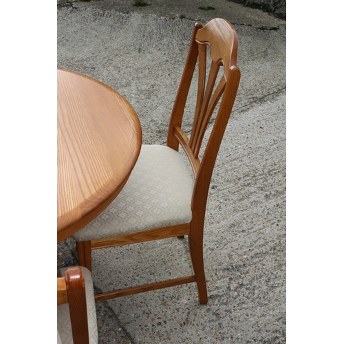 570 - Very Nice Jentique Extendable Table with Set of 6 Chairs - Nice Condition