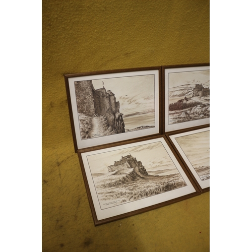 49 - 4 x Prints of Castles - 34 x 27cm