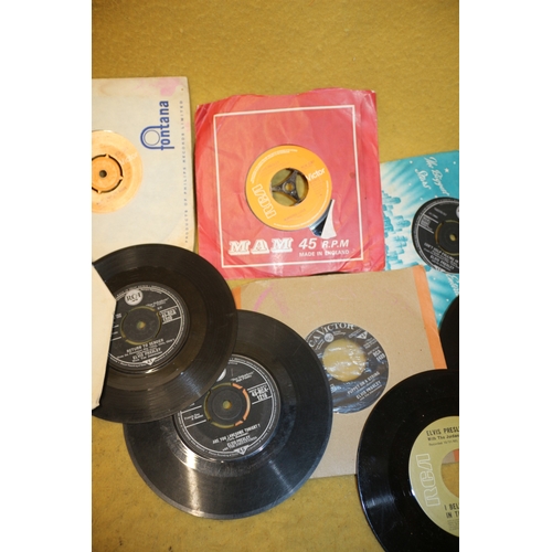 457 - Selection of 45's Single Vinyl Records - Various Artists including Elvis