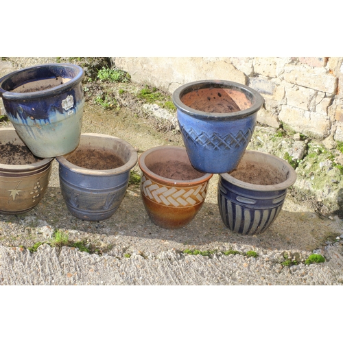 486 - 9 x Plant Pots