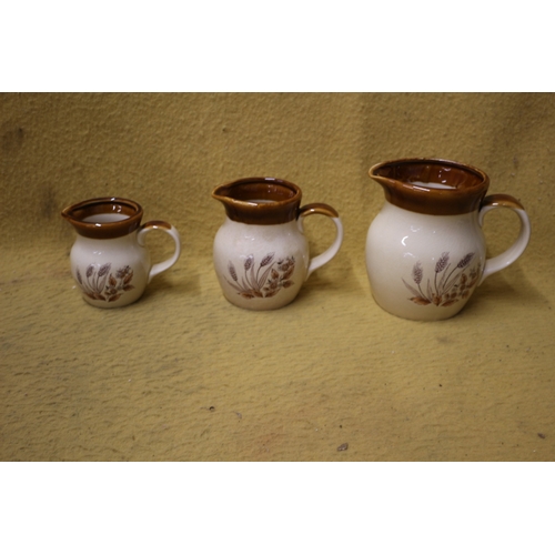 492 - 3 x Japanese Graduated Jugs - Tallest 15cm