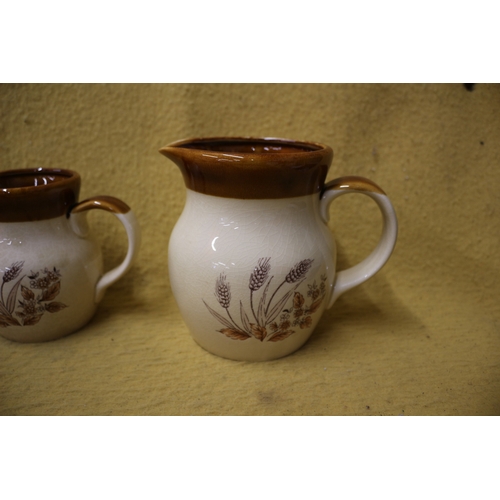 492 - 3 x Japanese Graduated Jugs - Tallest 15cm