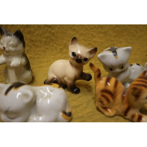 587 - Collection of 7 Ceramic Cats