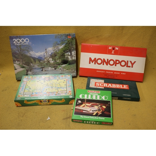 406 - Selection of Vintage Board Games and Puzzles