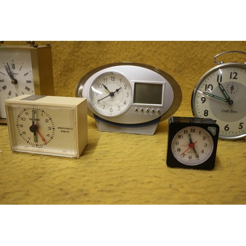 18 - 6 x Vintage Clocks including Smiths