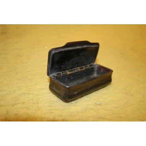 31 - Vintage Bakelite Box - 9cm