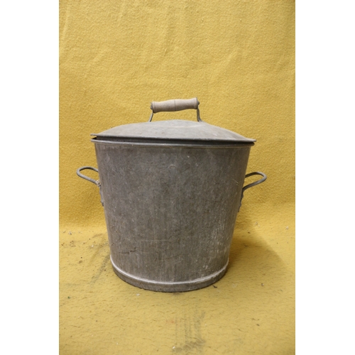 6 - Galvanised Wash Pot with Lid - 44cm Handle to Handle