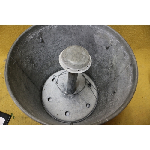 6 - Galvanised Wash Pot with Lid - 44cm Handle to Handle