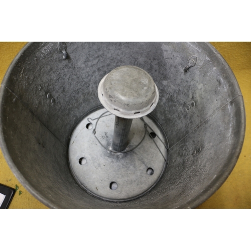 6 - Galvanised Wash Pot with Lid - 44cm Handle to Handle