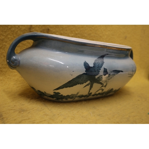 99 - K et G French Planter with Swallow Scene - 18 x 14cm