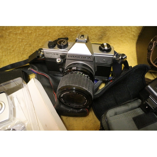 145 - Bundle of Vintage Cameras and Equipment