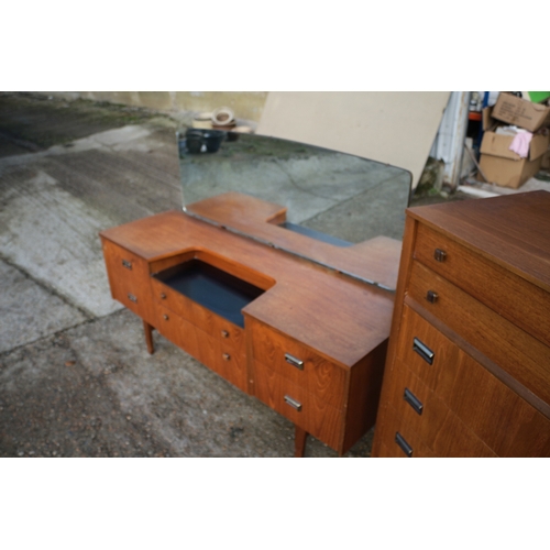 157 - Mid Century Dressing Table with Mirror plus Set of Drawers by Limelight