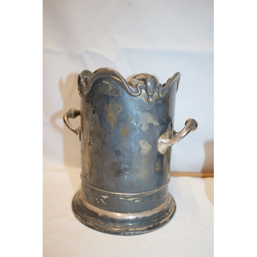 10 - 3x Pewter Tankards plus other