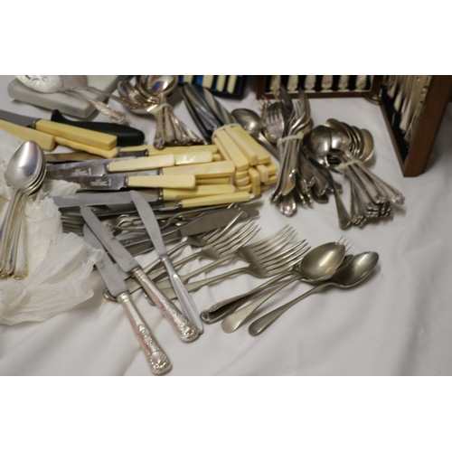 11 - Large Bundle of Cutlery