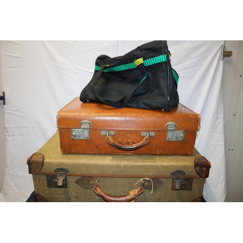 44 - 5 x Vintage Suitcases/Bag