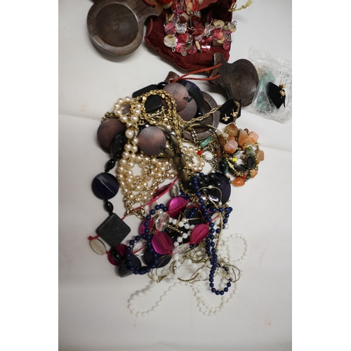 52 - Vintage Costume Jewellery