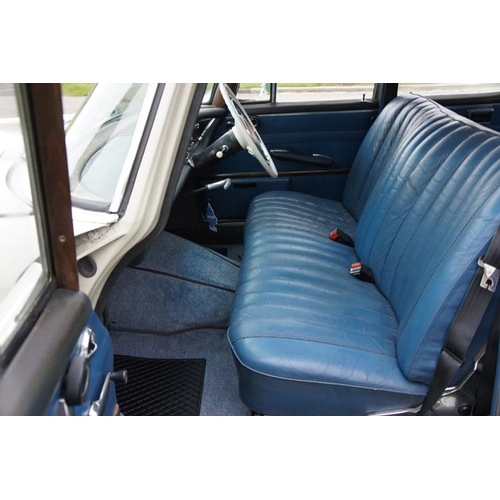 122 - Manufacturer:Mercedes Model:
220S Fintail 
First Registered:1963 Registration No:
 
Mileage:91000 Ch... 