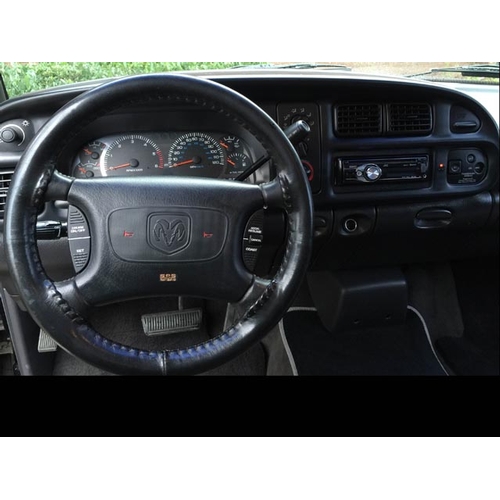 142 - Manufacturer:

Dodge  

Model:

Ram 1500 SS/T 


First Registered:

1998 

Registration No:

R55 VSA... 