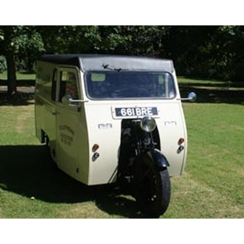 152 - 1954 Reliant Regent
Registration No: 661 BRE