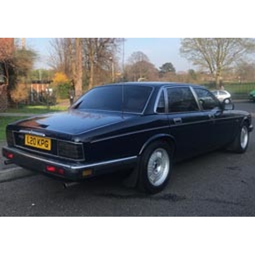 176 - 1994 Daimler 4.0 Auto Long Wheel Base
Registration No: L20 KPG