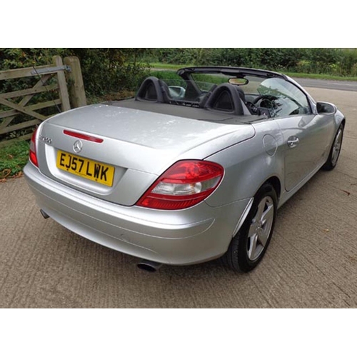 143 - 2007 Mercedes SLK 200
Registration No: EJ57 LWK