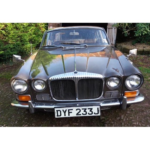 154 - 1970 Daimler 4.2 Sovereign
Registration No: DYF 233J