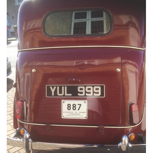 117 - 1960 Beardmore Taxi
Registration No: YUL 999