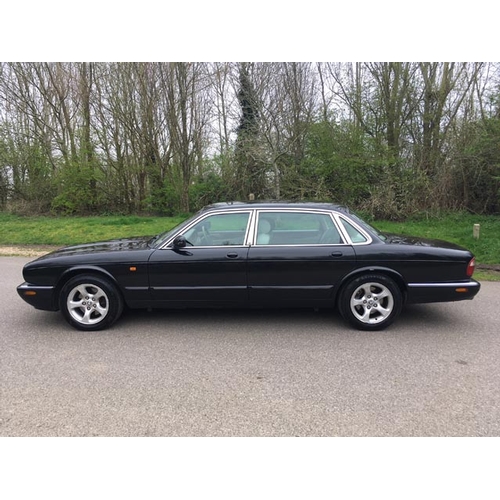 178 - 2001 Jaguar XJ8 LWB Auto 
Registration No: X279 WVW