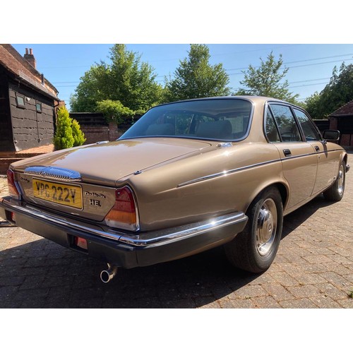 122 - 1982 DAIMLER DOUBLE SIX HE
REGISTRATION NO: YPC 222Y