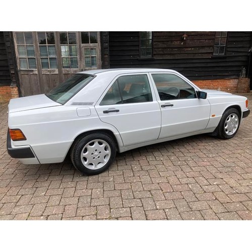 110 - 1992 MERCEDES-BENZ 190 E
REGISTRATION NO: K304 EAK