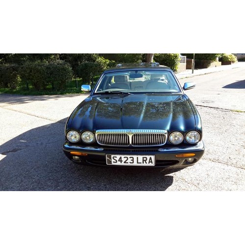 144 - 1998 DAIMLER SUPER V8 SUPERCHARGED
REGISTRATION NO: S423 LRA