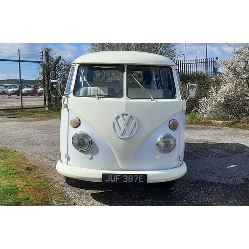 137 - 1967 VW MICROBUS CAMPERVAN
Registration No: JUF387E