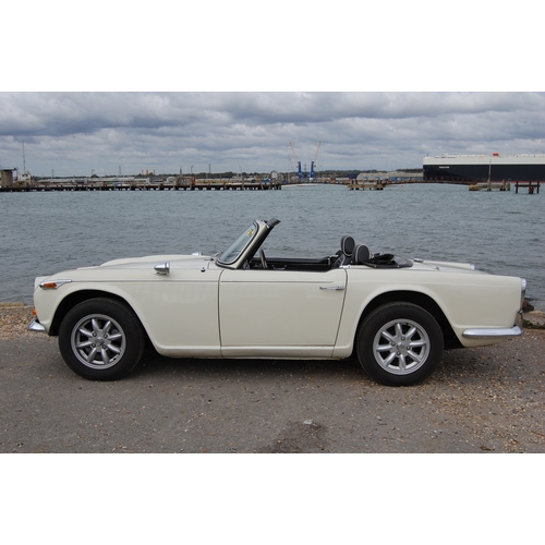 111 - 1966 TRIUMPH TR 4 A IRS
Registration No: HHP450D